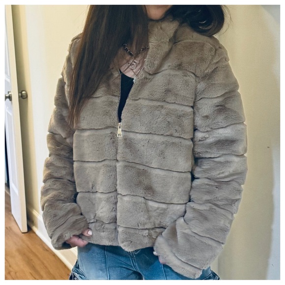 Fabulous Mocha Faux Fur Jacket - Picture 6 of 6